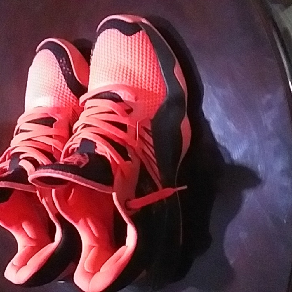 Adidas - Picture 2 of 3